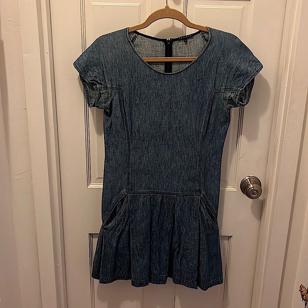Theory Size 4 women’s denim mini dress with pockets